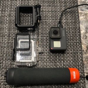 Selling GoPro Black Hero 5